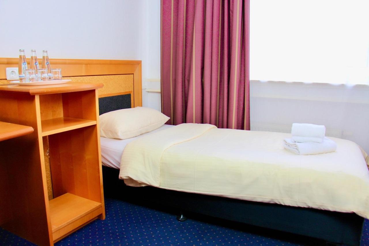Parkhotel Viktoria Velten Dış mekan fotoğraf