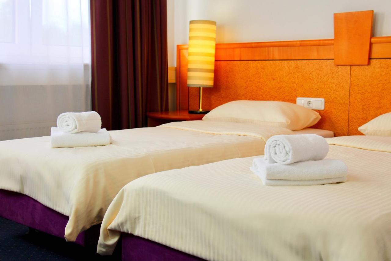 Parkhotel Viktoria Velten Dış mekan fotoğraf